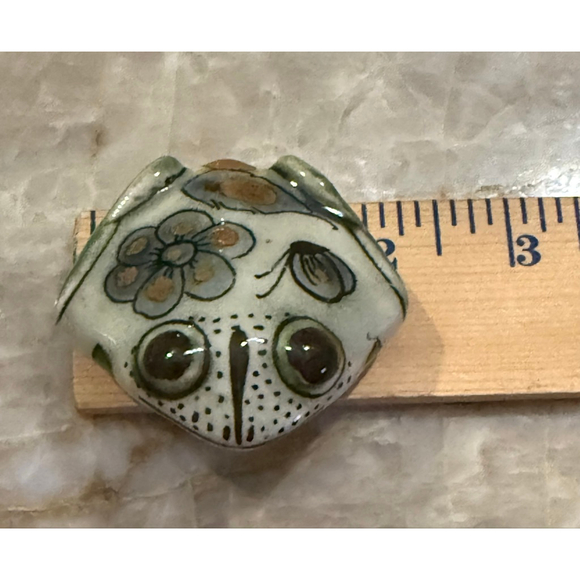 TONALA KEN EDWARDS Home Decor Ceramic Frog Figurine White Green Mexico rare - Picture 9 of 9